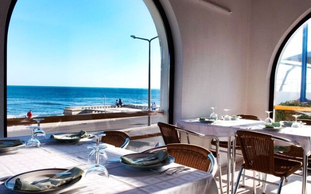 THE FOZ Beach Hotel