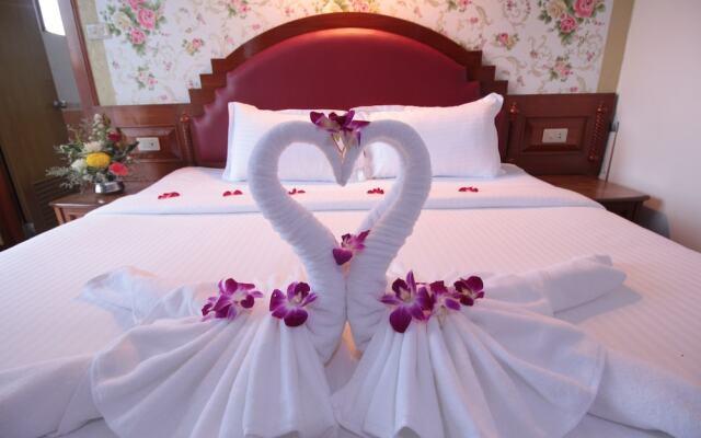 Taj Phuket Inn