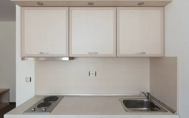 Studio with Balcony and Pool View