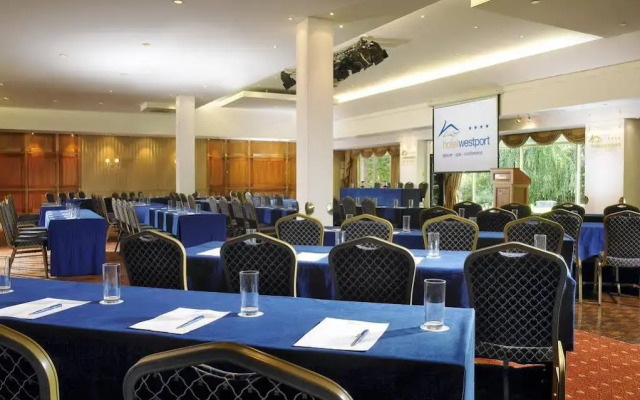Hotel Westport - Leisure Spa and Conference