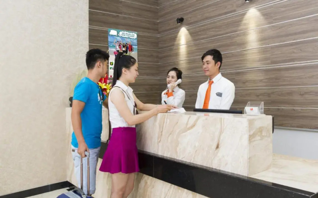 Maple Leaf Hotel & Apartment