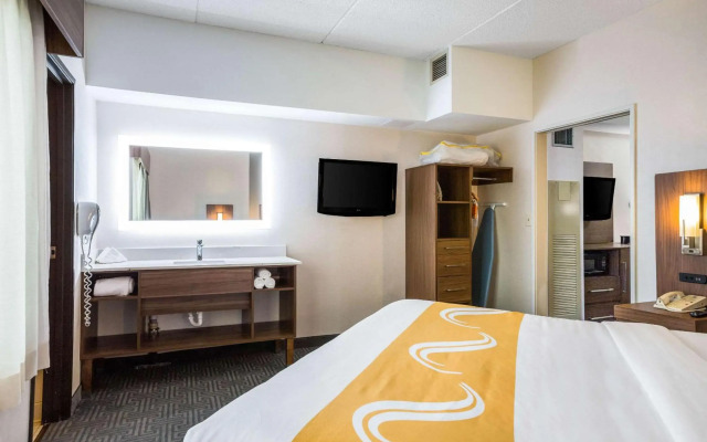 Quality Suites Lansing