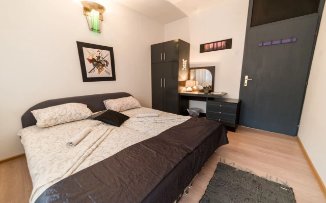 Rooms & Apartment GH Pasha