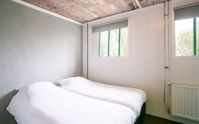 Cozy Holiday Home in Sint Maartensvlotbrug With a Garden