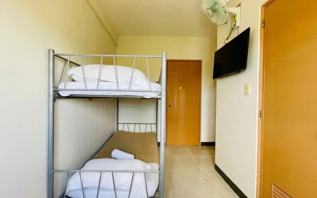 Vaccinated Staff - OYO 823 Stay Inn