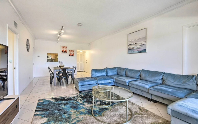< 1 Mi to Siesta Key Beach: Condo w/ Pool
