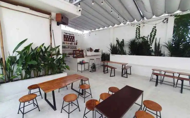 Hero Hostel & Billiards