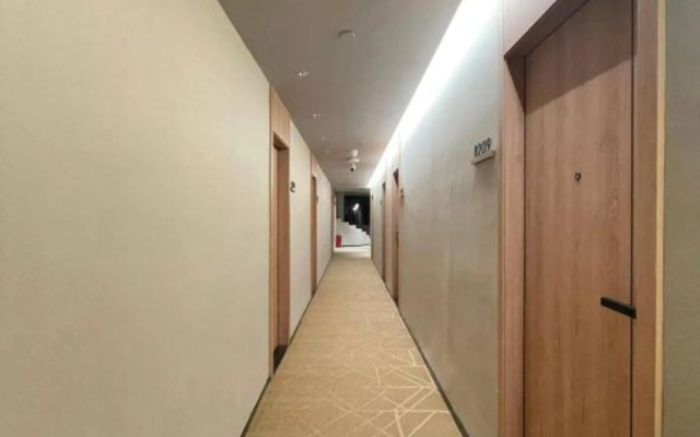 Shenzhen Maoxiang Hotel (Wutongshan Scenic Area)