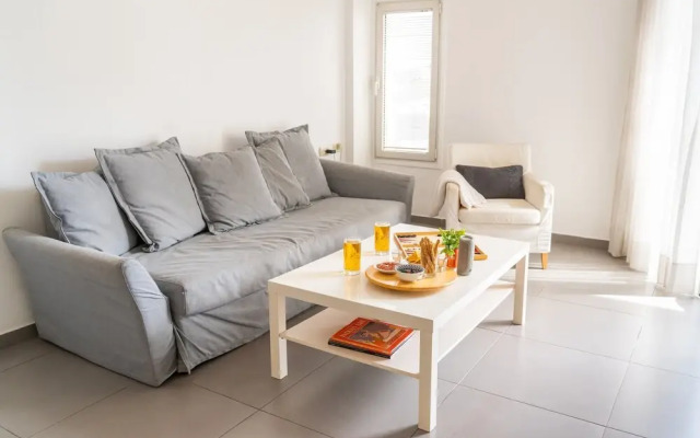 Top Tier Apartment with Swimming Pool