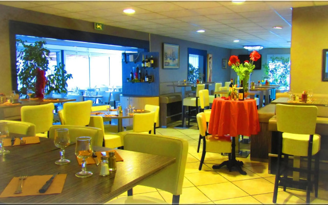 Aix Hotel
