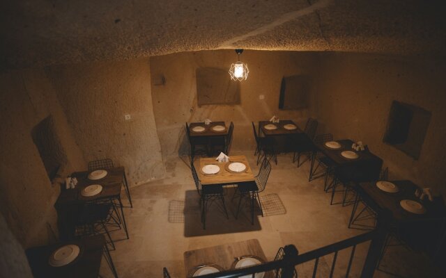 Daphne Cave Hotel