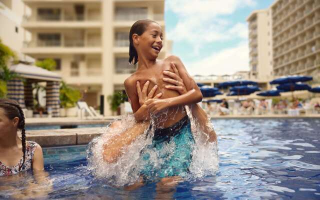 OUTRIGGER Reef Waikiki Beach Resort