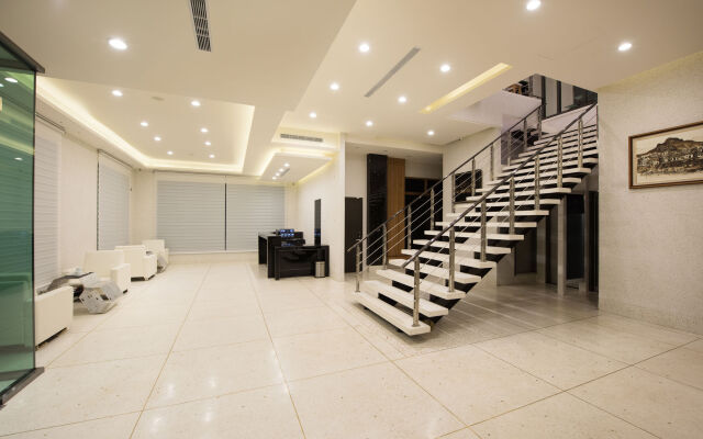 Azureloho Hostel