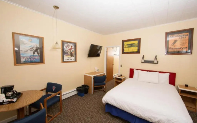 Yodeler Motel