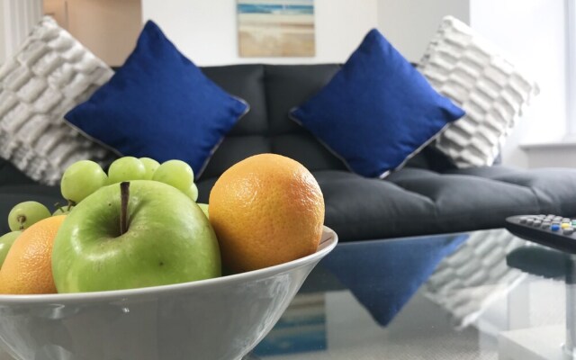 Lux Blu - Truro Apartment