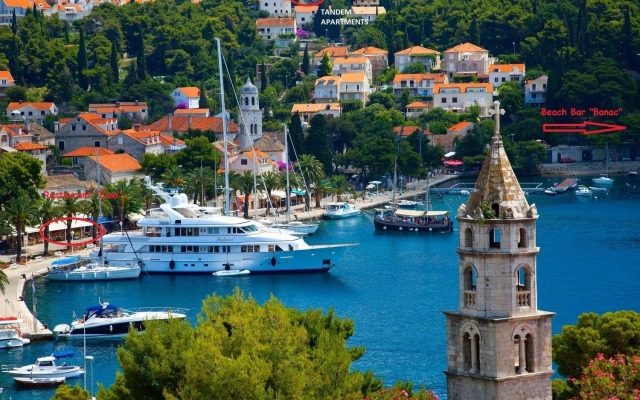 Tandem Apartments with Swimming pool