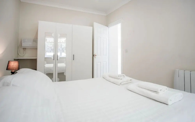 Dunes End - 2 Bedroom Apartment - Pendine