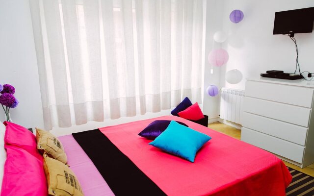 Rooms Hola BCN B & B