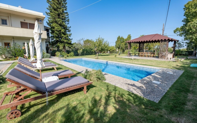 Euphoria Home for 6 with pool and garden