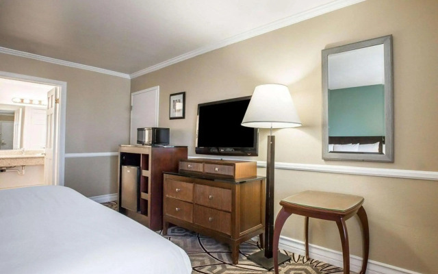 Clarion Inn Near China Lake Naval Station