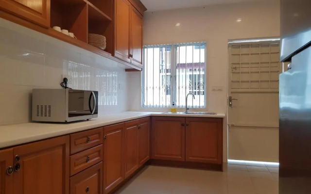 Heeren Palm Suites