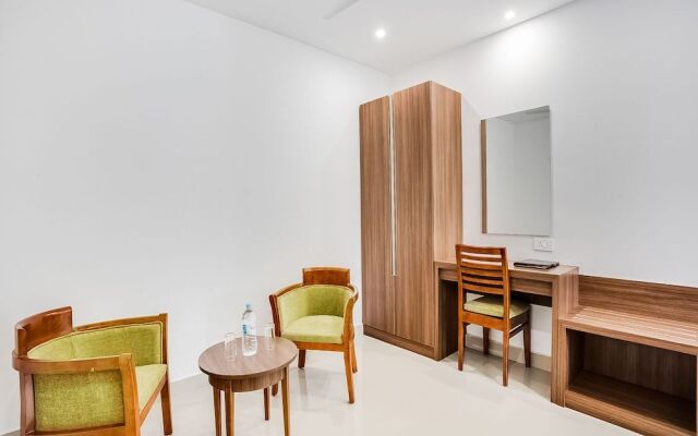 Hotel Midhuna International