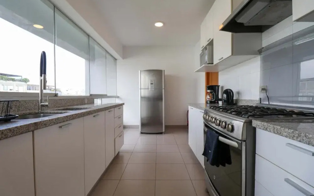 w Radiant 2BR w Modern Terrace in Miraflores