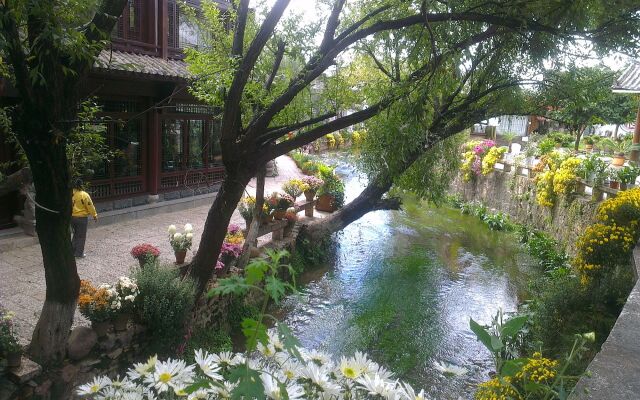 Sina Hotel Lijiang