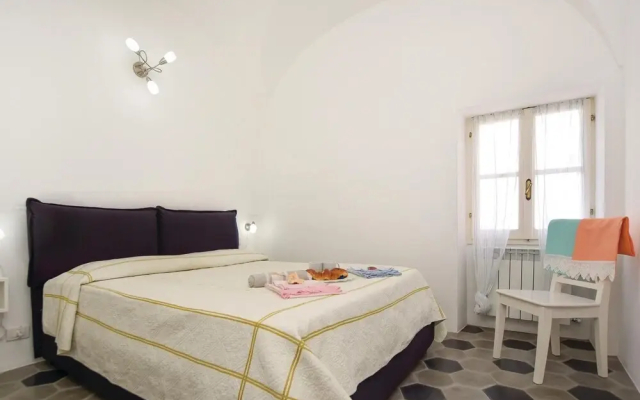Stunning Home in Imperia, Loc. Poggi With 2 Bedrooms and Wifi - Hotel in 因佩里亚 - Photo 3
