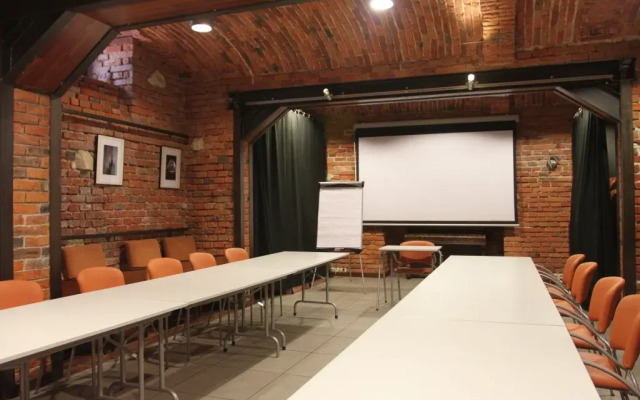 Iris Aparthotel