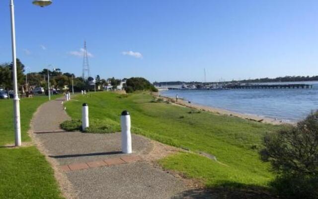 Black Dolphin Waterfront Townhouse - Bay Views
