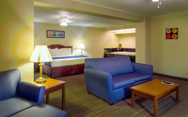 Park Inn by Radisson Sharon