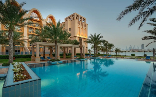 Pool View 1BR on Palm Jumeirah