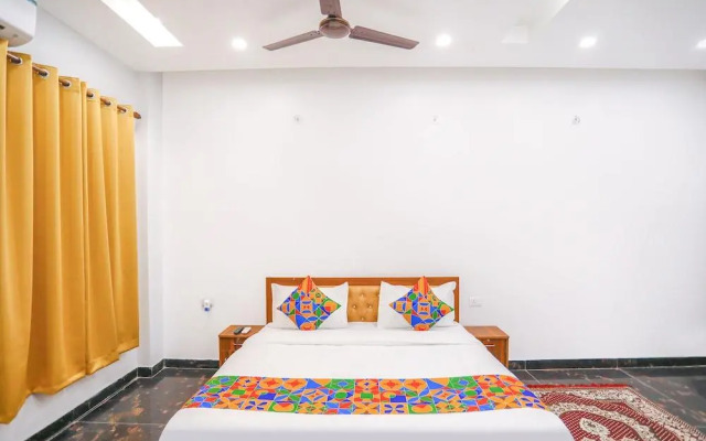 FabHotel The Grand Suite