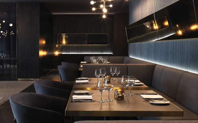 Renaissance Warsaw Airport Hotel, an Marriott International