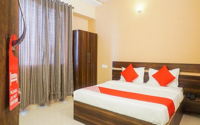 OYO 12383  Hotel Twin Towers 1