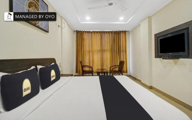 Super Oyo Townhouse Oak Hotel N7 Elite