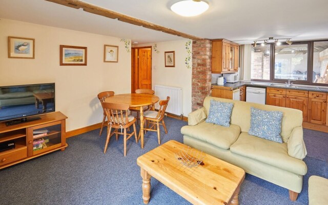 Host Stay Owl in Newton-on-rawcliffe