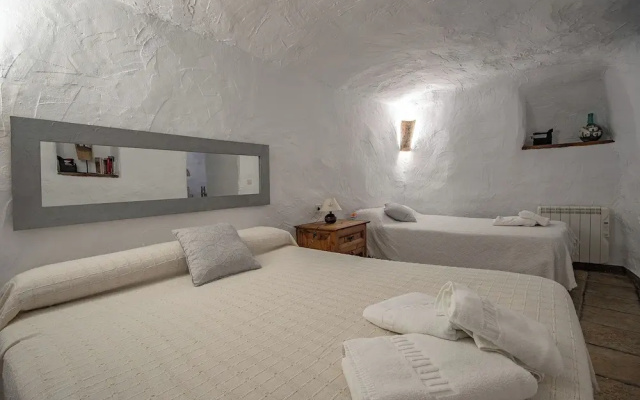 Cuevas Victoria