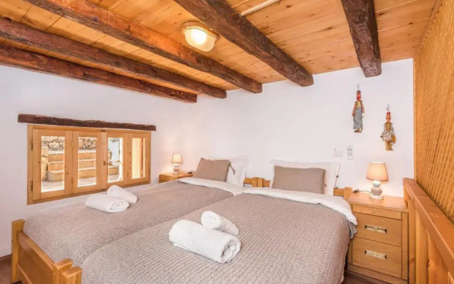 ARADENA TRADITIONAL House 3