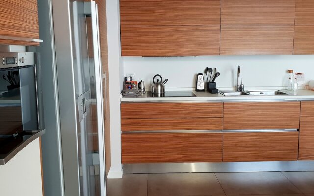 Design Central Apartment