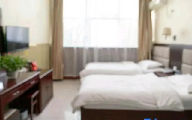 Tianzhong Business Hotel (Zhumadian Railway Station)