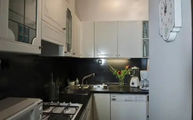 DL-Hospitality@Adrianou 7