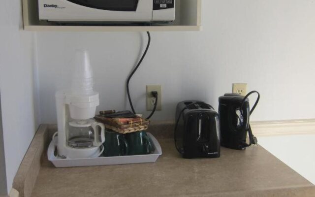 Seawinds Motel & Cottages