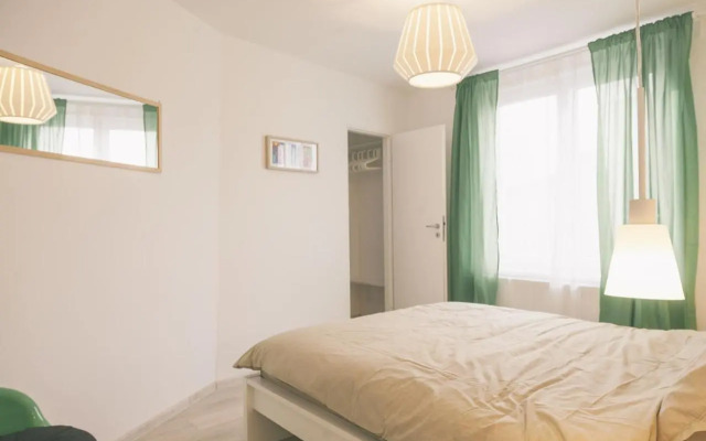 Central Old City Apartment