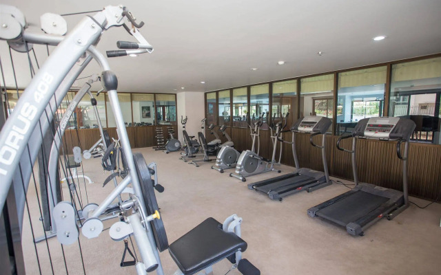 R-Con Wong Amat Suite