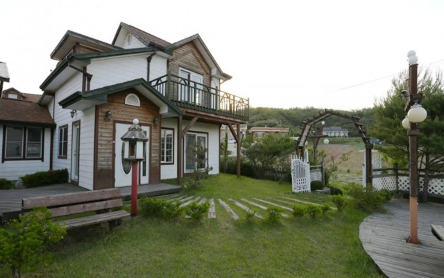 Yangyang Seorak Badanamuro Pension