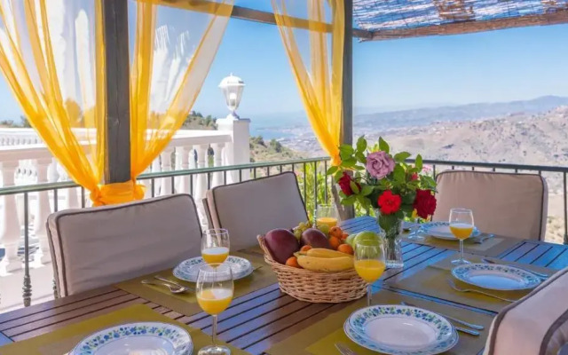 Casa Paraiso Tropical Torrox by Ruralidays