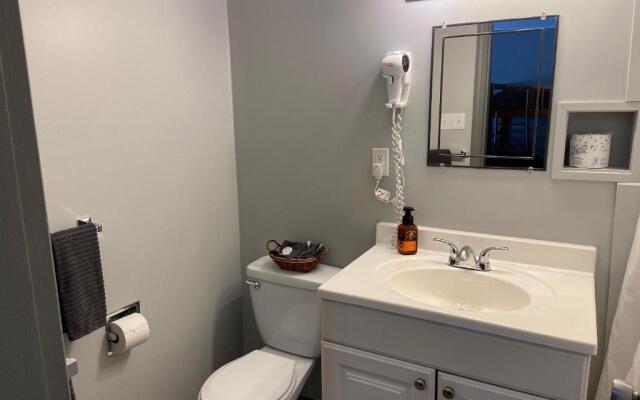 Monashee Lodge