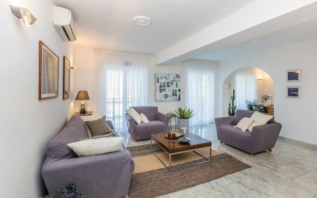 Stunning Home in Njivice With Wifi and 3 Bedrooms